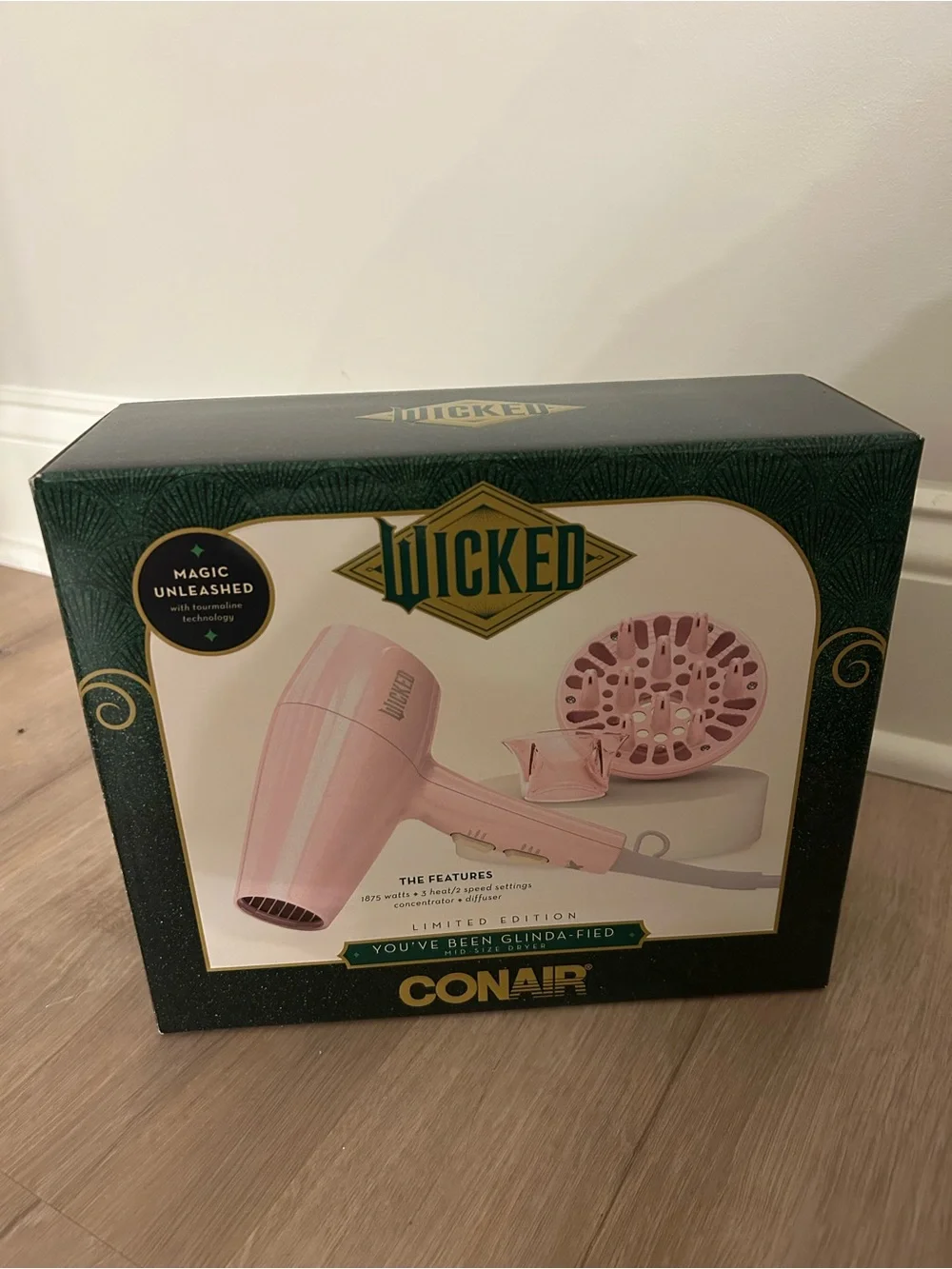 Glinda Ariana Grande Limited Edition Blow Dryer Conair Wicked Pink Tourmaline